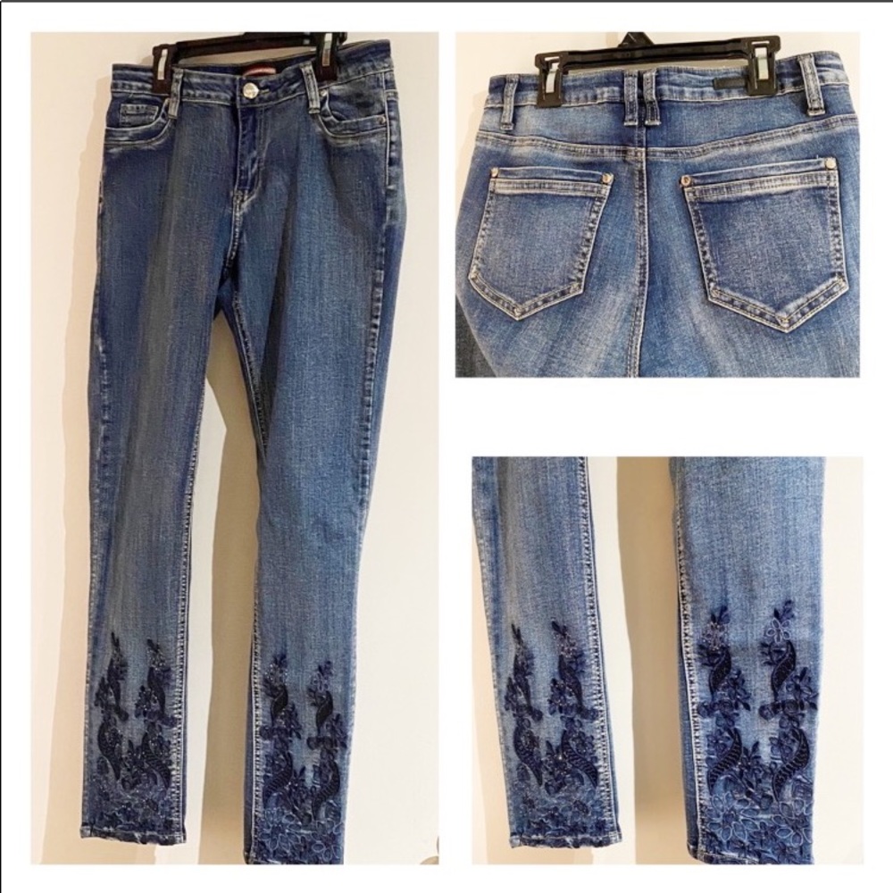SAN FRANCISCO Blue Jeans…Floral Embroidery !!! Size 7